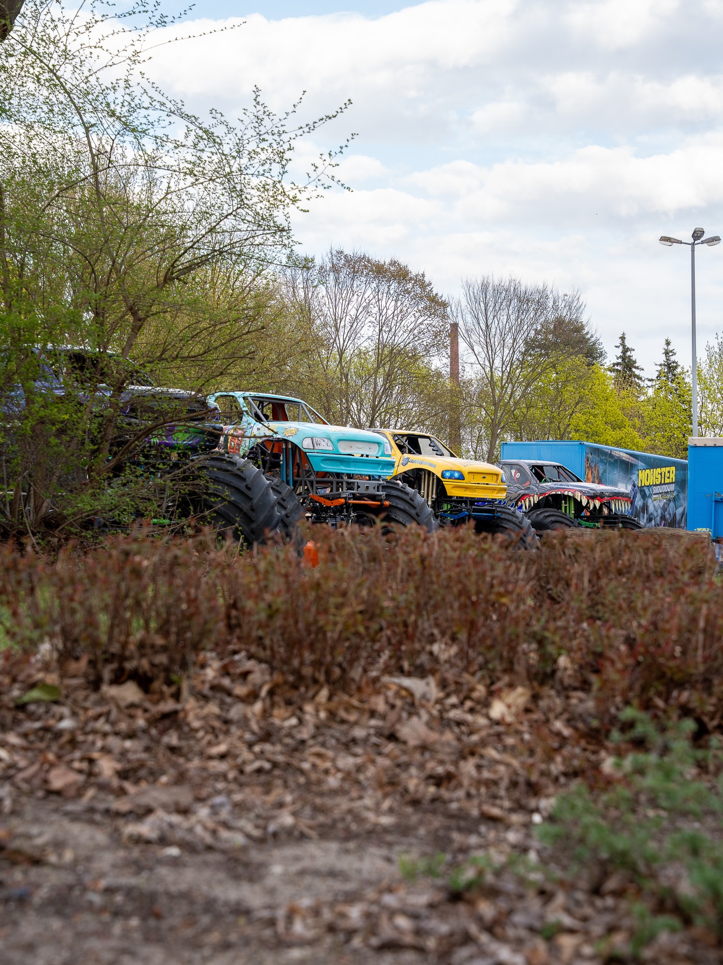 Monster Trucks bei einer Fotorunde